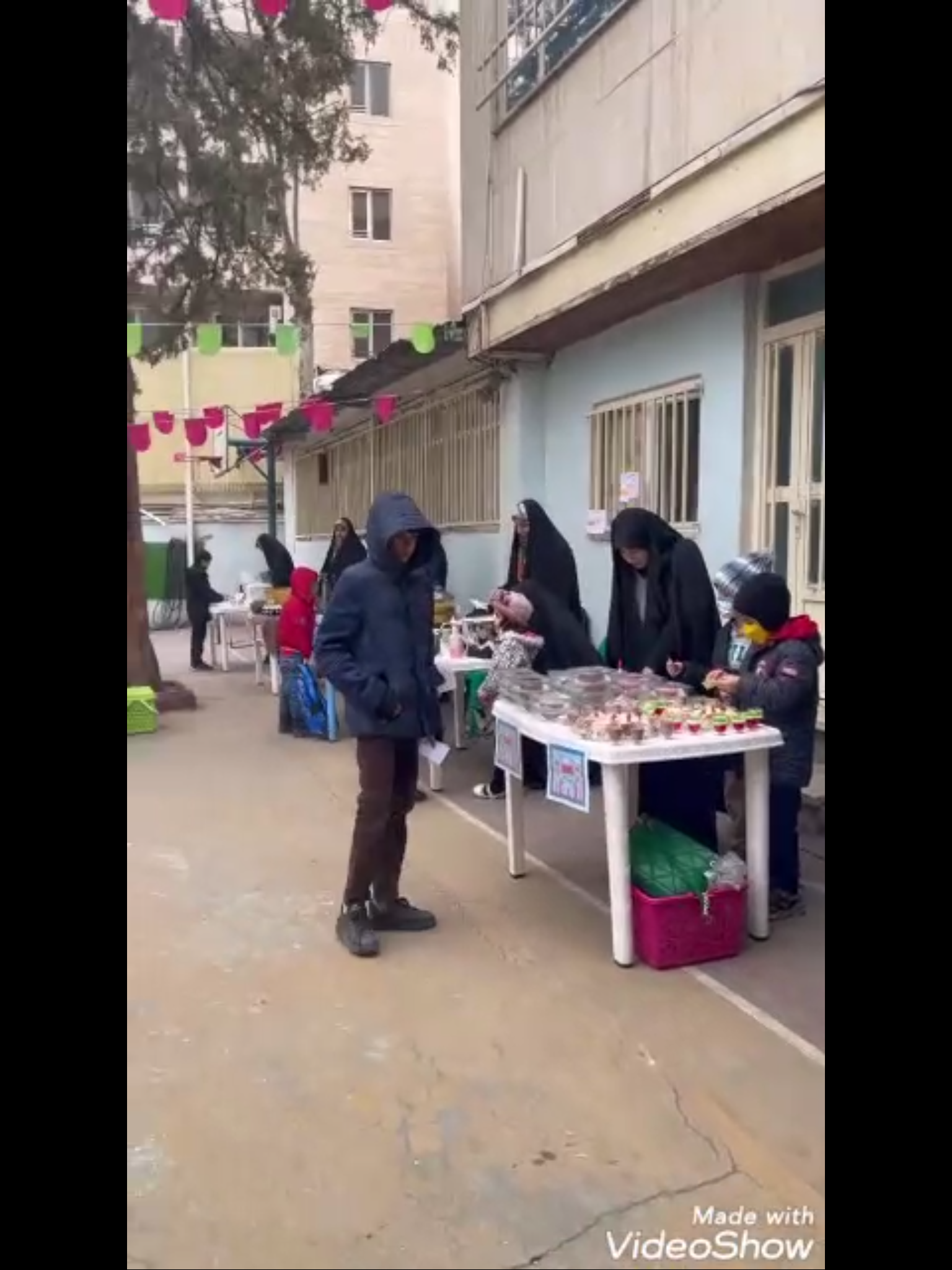 بازارچه خیریه دبستان ره یافتگان +کلیپ