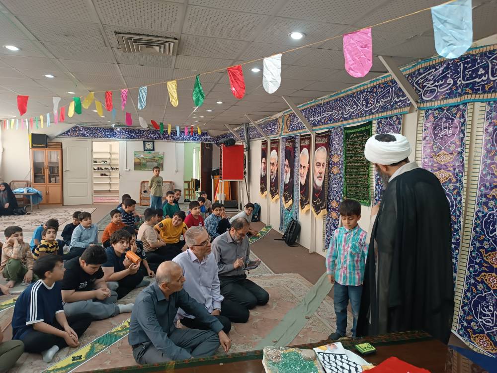 مکبران نوجوان و مسابقه احکام بین دو نماز